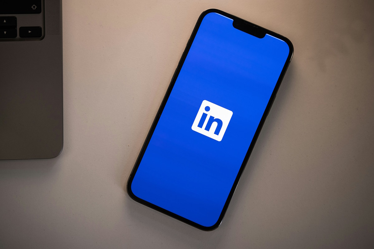 sameAs et LinkedIn